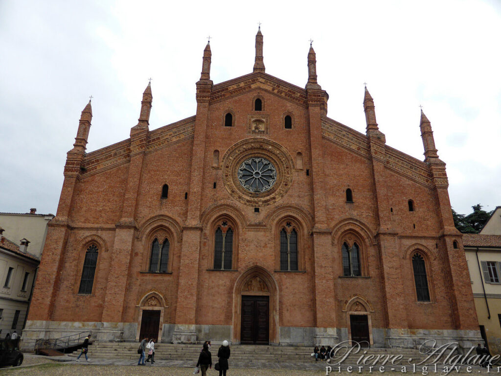 Pavie - Église Santa Maria del Carmine