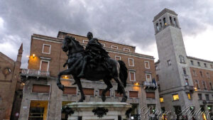 Piacenza - Piazza dei Cavalli 